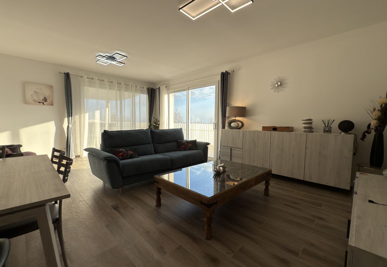 Appartement à Sérignan -  Appartement d’exception avec terrasse panoramique, jacuzzi & piscine – The Best Partner Immoplage by Valras'Loc