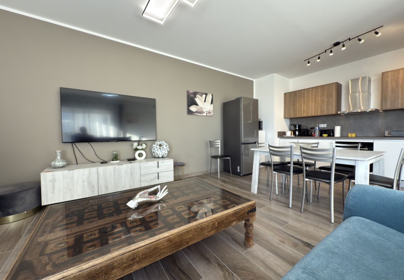 Appartement à Sérignan -  Appartement d’exception avec terrasse panoramique, jacuzzi & piscine – The Best Partner Immoplage by Valras'Loc