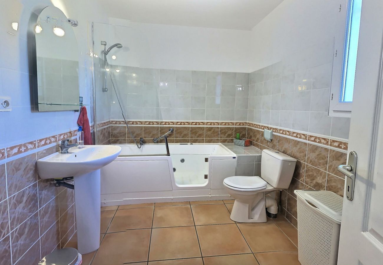 Maison à Sérignan - Magnifique villa climatisée avec piscine privée (réf 413974)