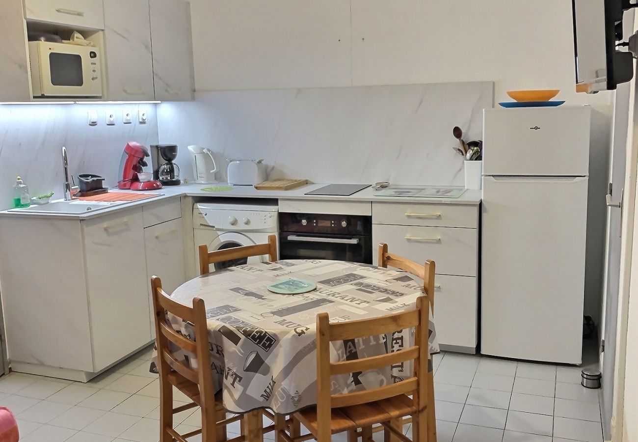Appartement à Valras-Plage - EVASION MARINE - Appartement pour 4 personnes à 50m de la plage (ref 409979)