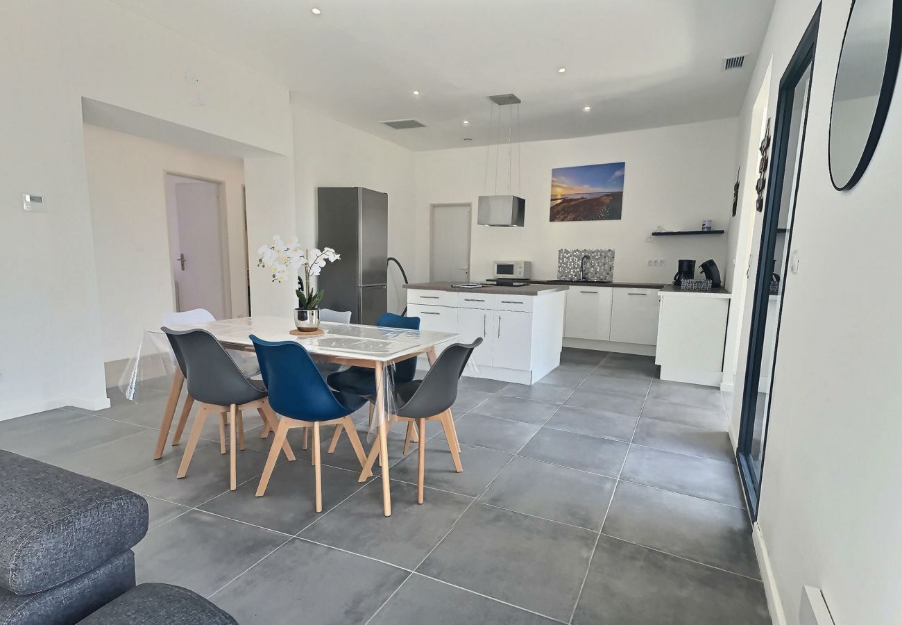 Maison à Sérignan - Agréable villa avec piscine privée et garage (ref 419747)