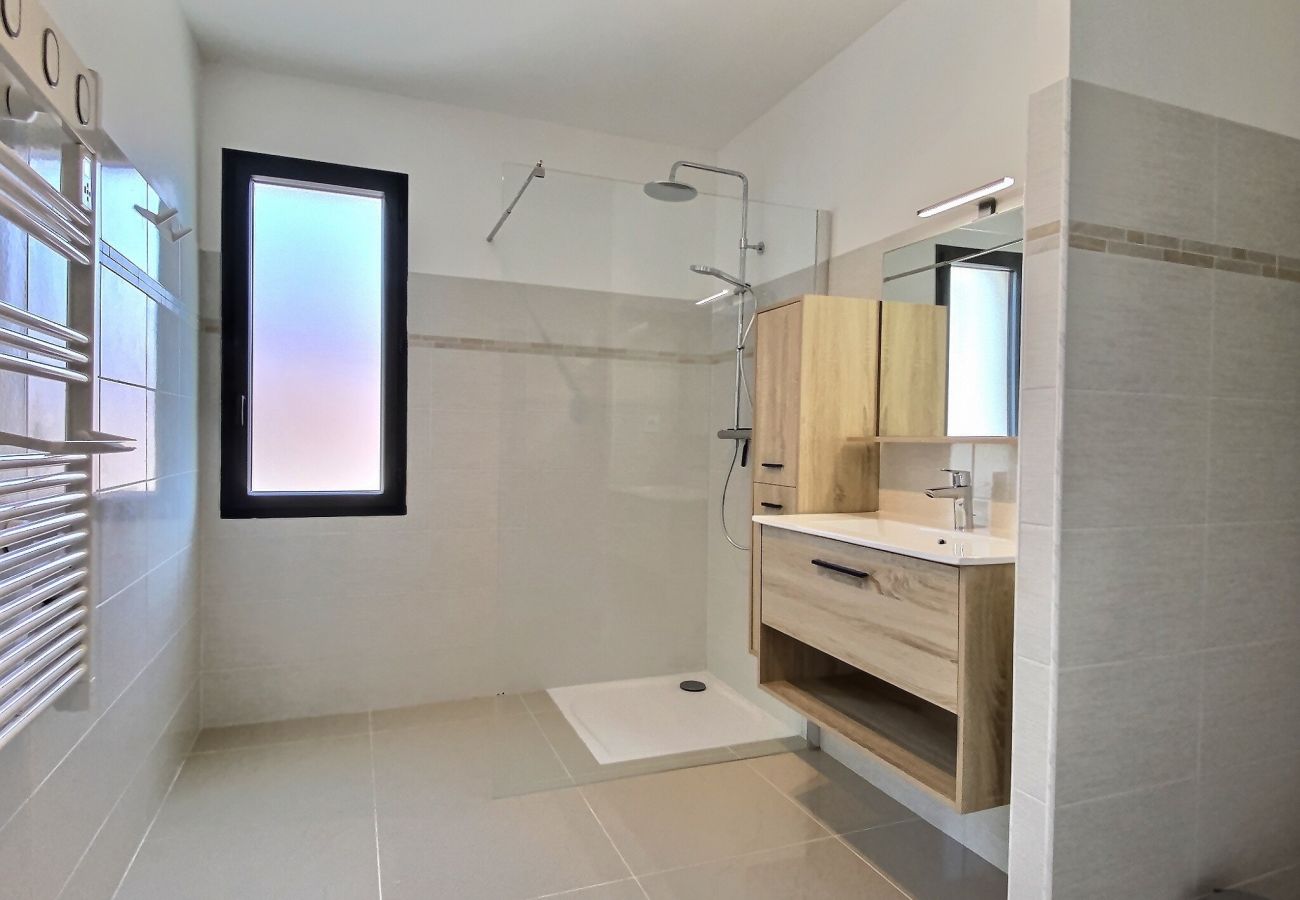 Maison à Sérignan - Agréable villa avec piscine privée et garage (ref 419747)