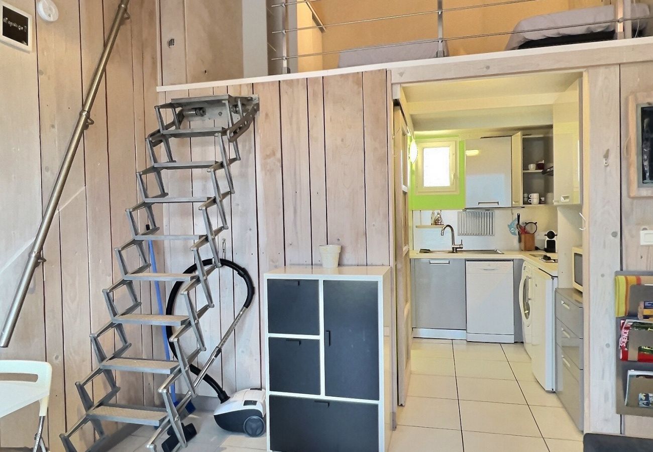Appartement à Valras-Plage - Studio climatisé à 150m de la mer (ref : 421433)