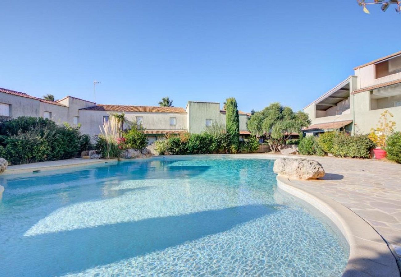 Maison mitoyenne à Valras-Plage - CLOS DE CANTO RANO - Pavillon pour 4 personnes dans une résidence sécurisée avec piscine (ref : 425084)