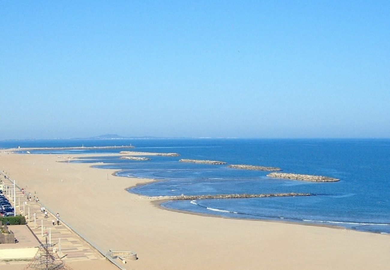 Appartement à Valras-Plage - Pavillon pour 6 personnes dans une résidence avec piscine (ref 425507)