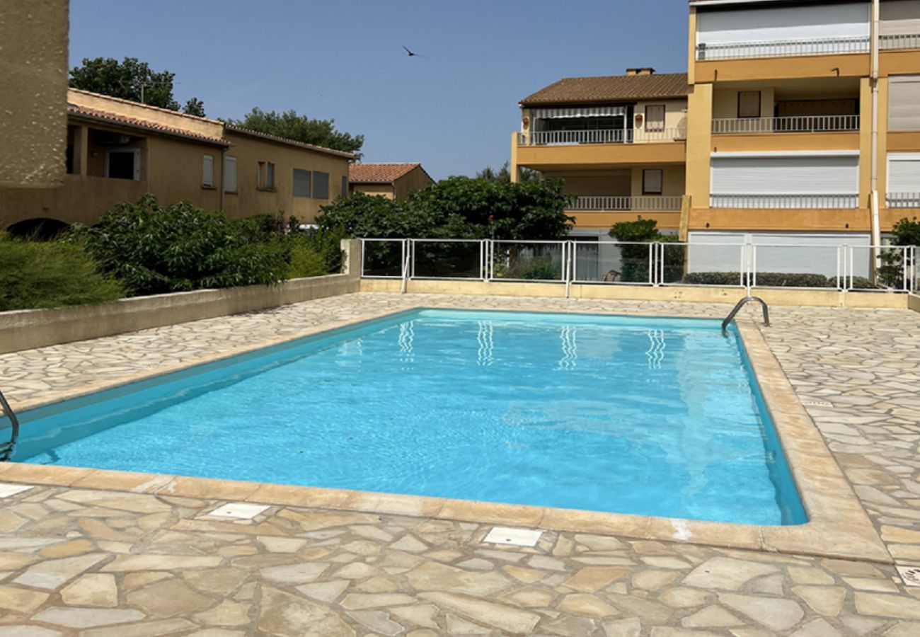 Appartement à Valras-Plage - LAGUNA BEACH - Confortable studio-cabine avec piscine pour 4 personnes (ref 428884)