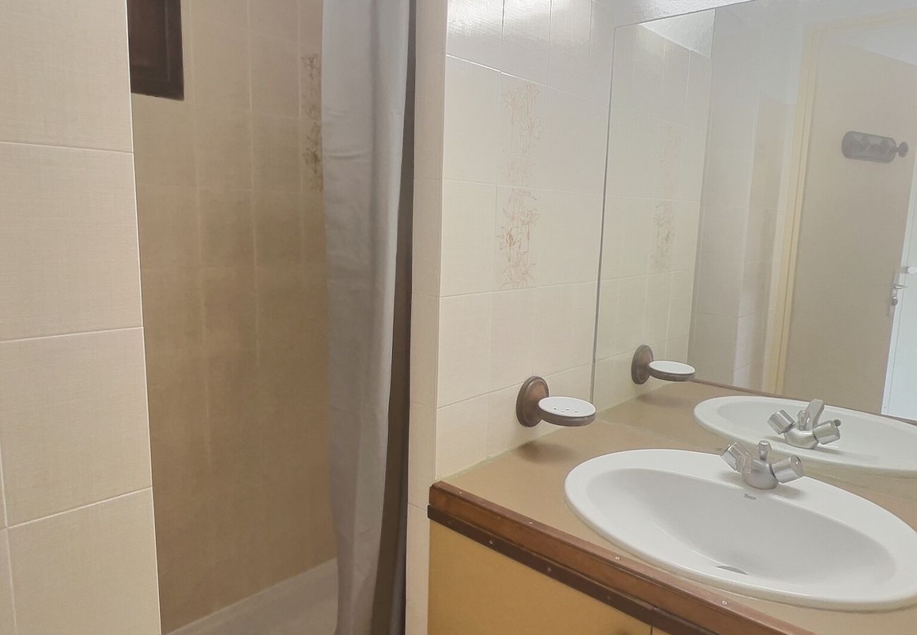Appartement à Valras-Plage - LAGUNA BEACH - Confortable studio-cabine avec piscine pour 4 personnes (ref 428884)