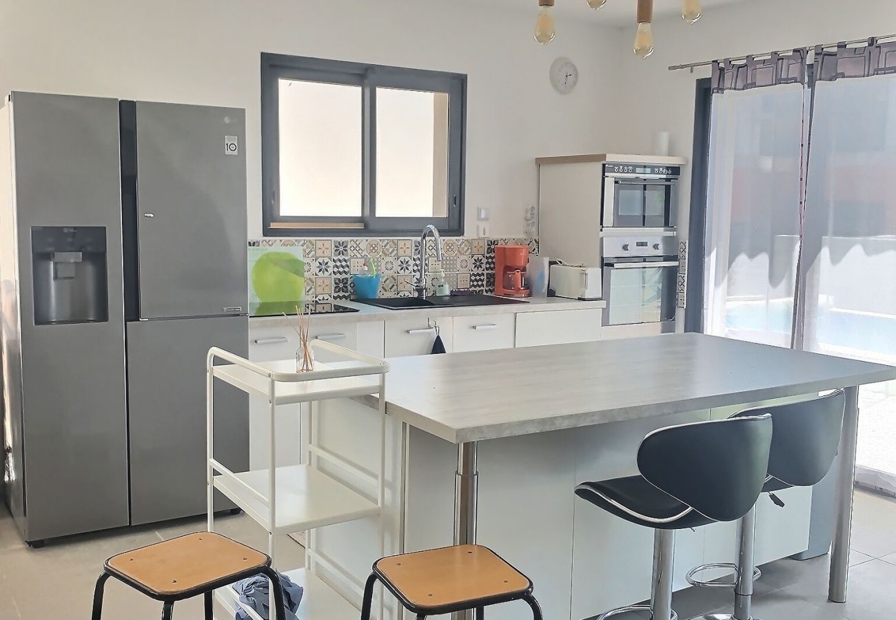 Villa à Sérignan - Villa climatisée pour 8 personnes avec piscine privée