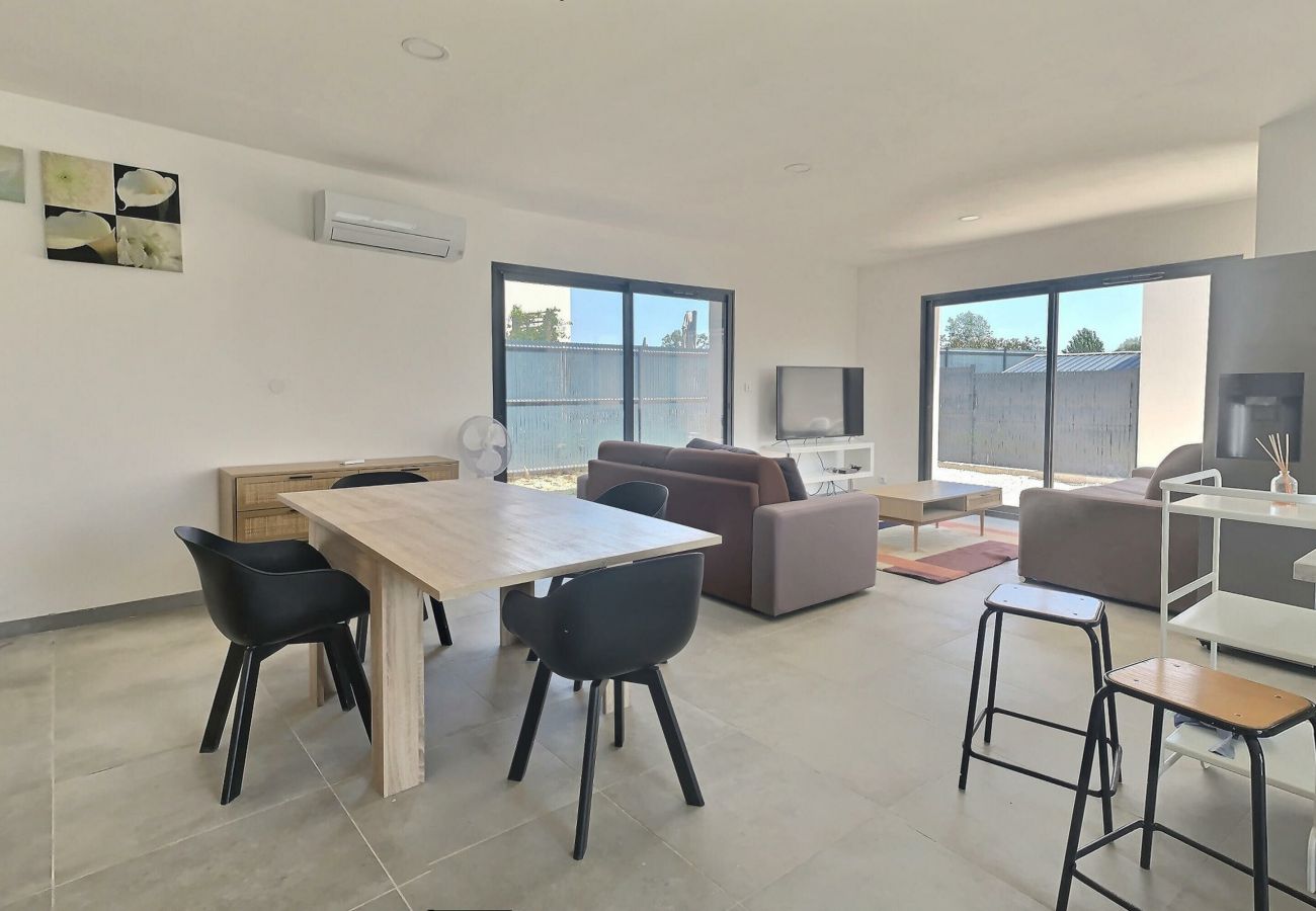 Villa à Sérignan - Villa climatisée pour 8 personnes avec piscine privée